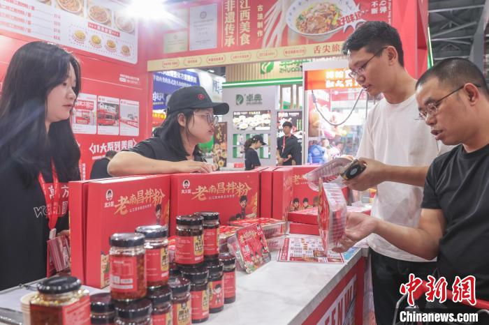 “嗦粉”经济火热 中国多地“食力”出圈