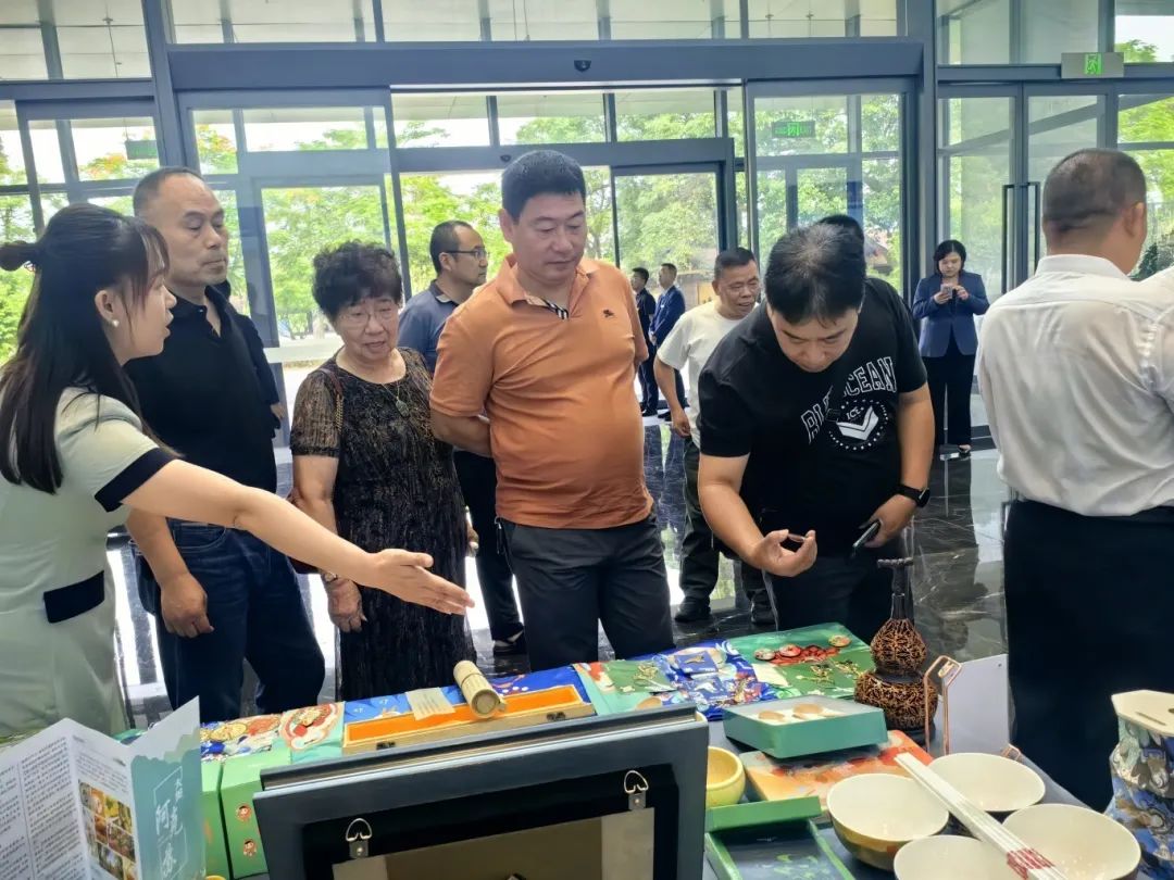 阿克苏特色文创产品亮相漳州