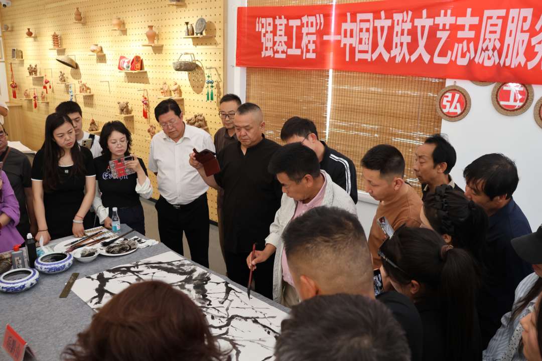 中国文联“强基工程”文艺志愿服务小分队走进宁夏固原