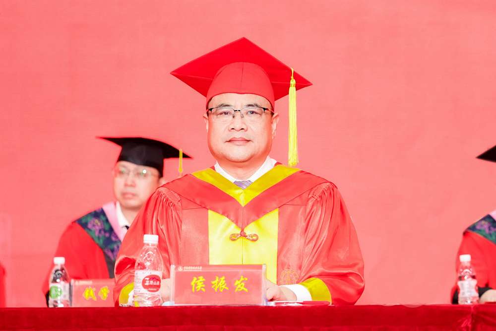 中南财经政法大学2025年毕业典礼举行
