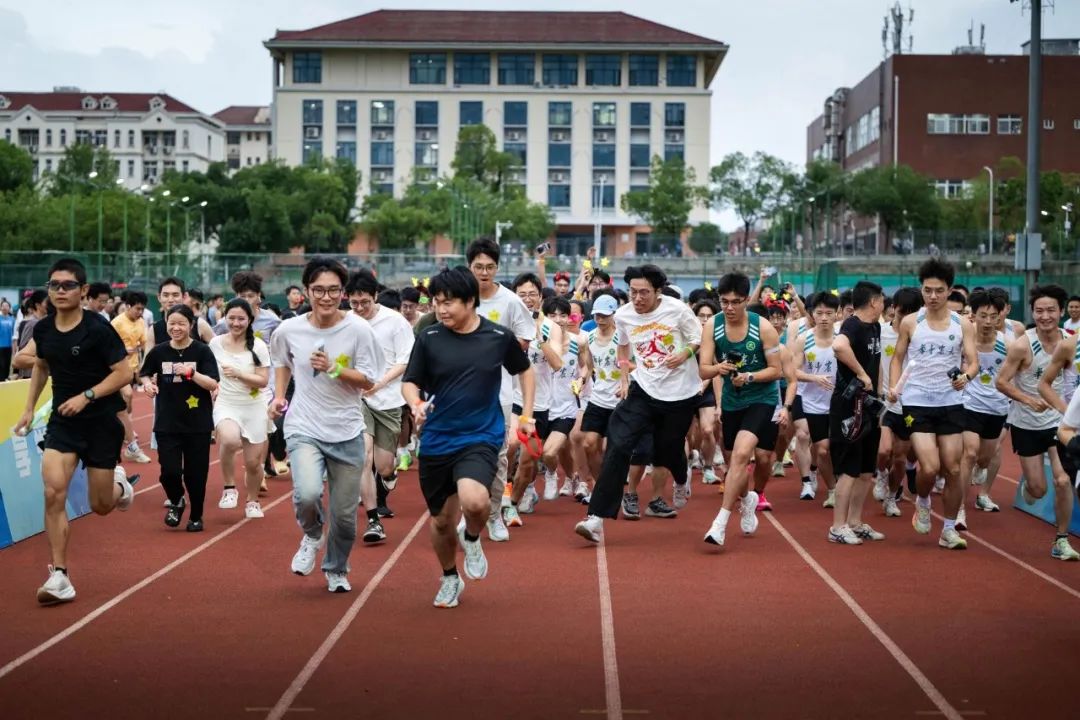 华中农业大学：奔跑赴锦程 水花致青春