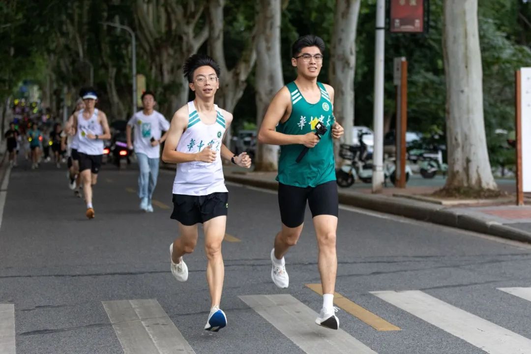 华中农业大学：奔跑赴锦程 水花致青春