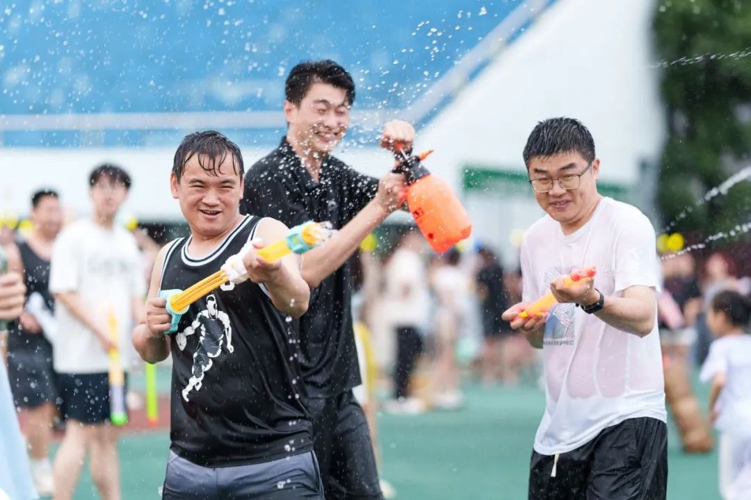 华中农业大学：奔跑赴锦程 水花致青春