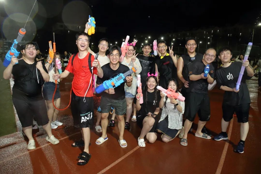 华中农业大学：奔跑赴锦程 水花致青春