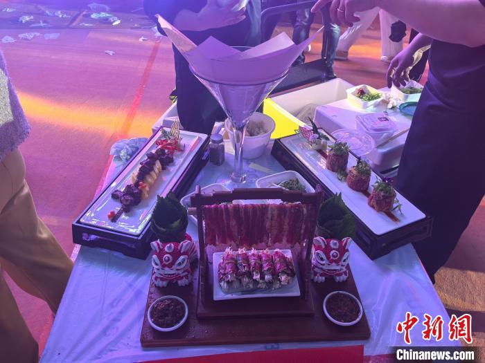 “滋滋”冒油 2025齐齐哈尔烤肉美食节启幕