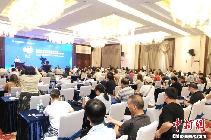2025国际喷泉水景绿色设计论坛在江苏扬州举行