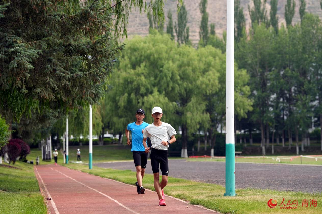 行进中国丨高原律动 从赛事IP到冰雪经济的全维绽放