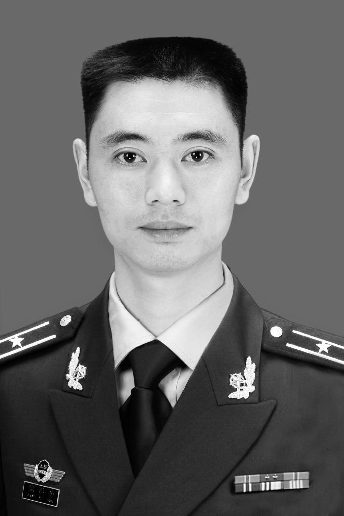 “老师，这面功臣榜不允许拍照”
