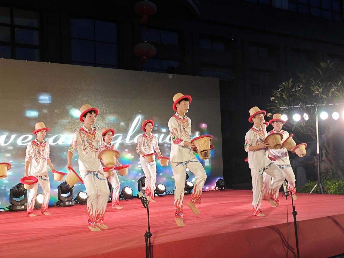 “家门口的幸福 唱响基层新篇章” ——第三届“聆听‘凤’音 心潮音乐会”华彩收官