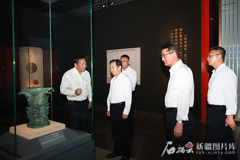 陈小江艾尔肯·吐尼亚孜深入和田阿克苏和兵团有关师市调研