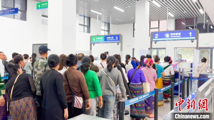中缅边境打洛口岸上半年出入境旅客逾106万人次