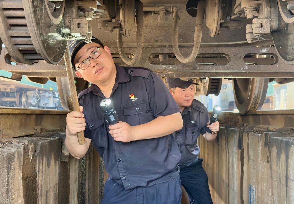 应对高温天气 湖北全力保供护民生