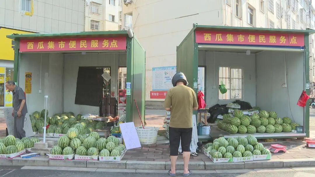 永修：便民瓜棚 盛夏里的“甜蜜驿站”