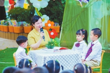 爱与坚守照亮幼教路——记广西幼儿师范高等专科学校实验幼儿园园长李淑贤