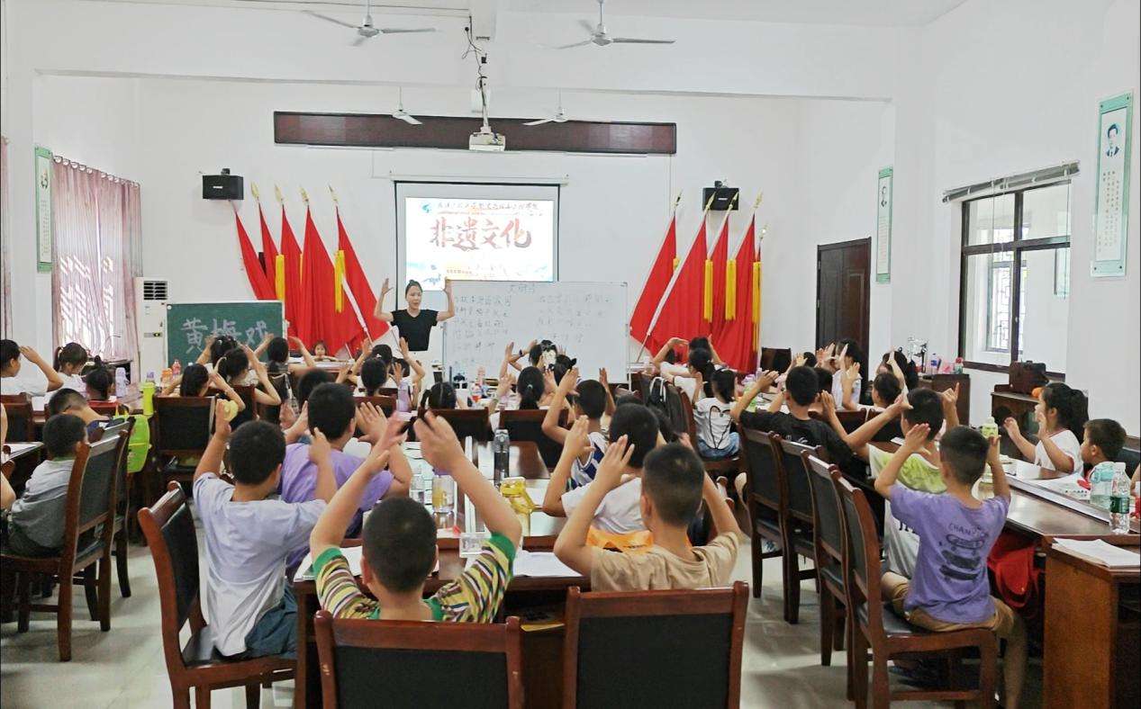 匠心织就多彩课堂