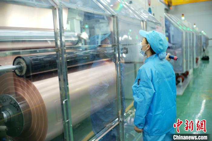 探访“中国铜箔谷”河南灵宝：铜箔企业生产忙