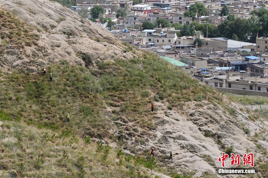 （辉煌60载 魅力新西藏）世界屋脊上的“绿色奇迹”：拉萨南北山绿意盎然