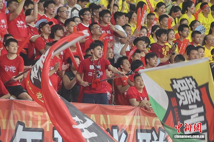 “赣超”火热 赣州队主场1比1战平宜春队 观赛人数破赛事纪录