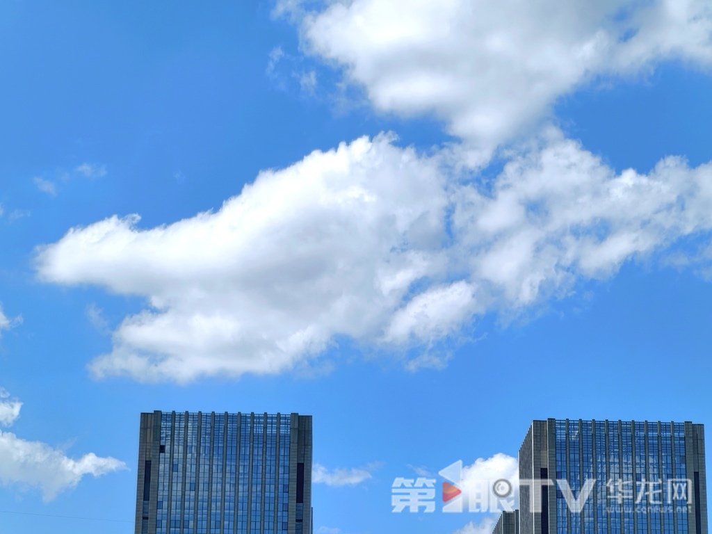 快抬头！天空飘来朵朵“棉花糖”