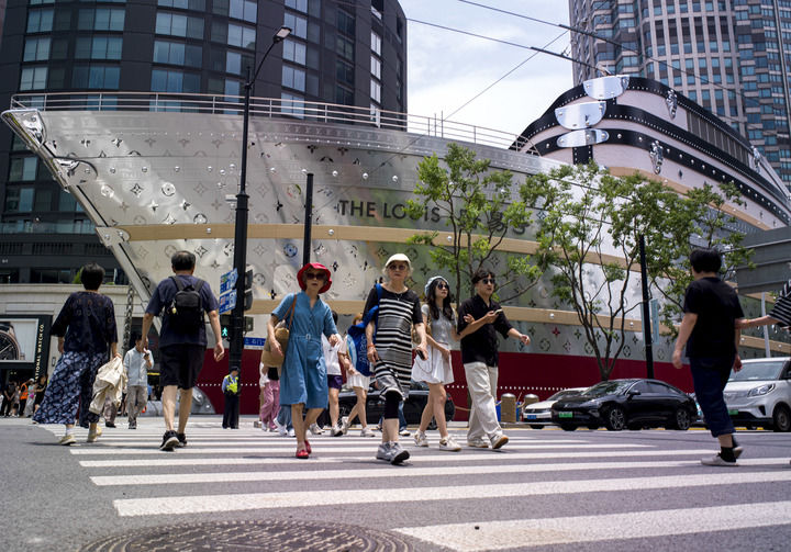 向新而行汇动能——上海上半年经济数据“解码”
