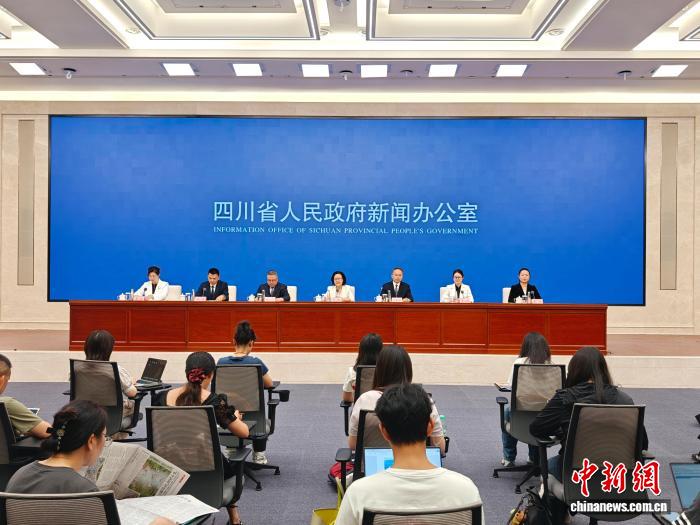 四川自贡：擦亮“盐龙灯”金字招牌 让游客想要来、留下来、想再来