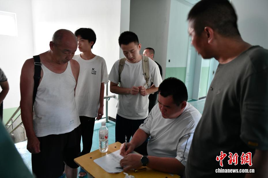 河北滦平山体滑坡：救援安置进行时