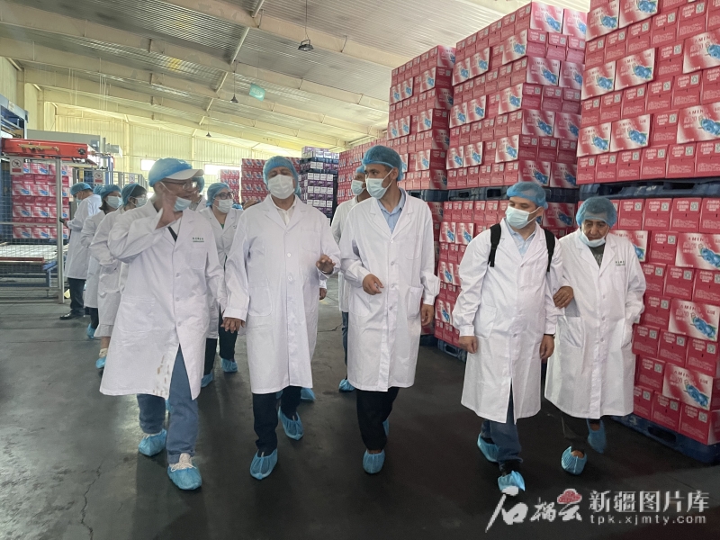 “我要把这份美好的记忆带回阿尔及利亚”——阿尔及利亚媒体学者代表团参访新疆