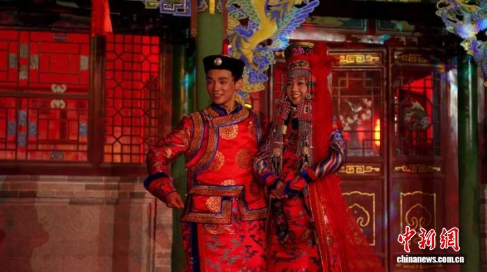 通讯：郡王府内的鄂尔多斯婚礼