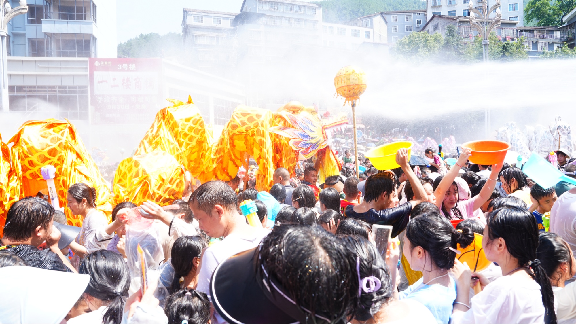 水龙狂欢！来贵州尽享一场传统盛宴的夏日清凉