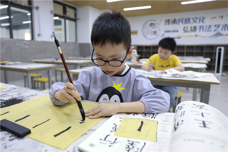 江苏泰州：多彩暑假助成长_新华网江苏频道