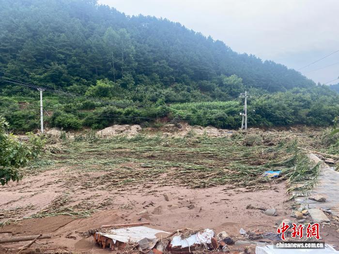 河北兴隆抗洪一线的“沙哑”担当