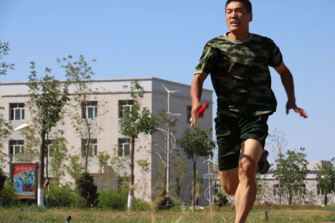 【忠诚铸金盾 平安迎大庆】冯志伟：看两次落榜的失意少年怎样登上“尖刀”领奖台