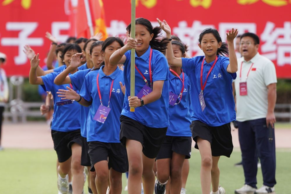 全国青少年女子足球民族团结友谊赛在新疆开赛