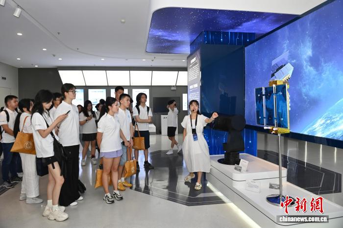 12国华裔大学生开启徽风探源之旅
