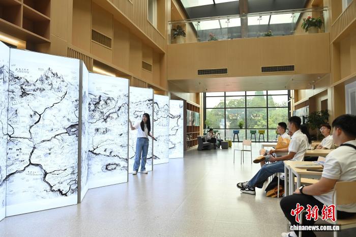12国华裔大学生开启徽风探源之旅