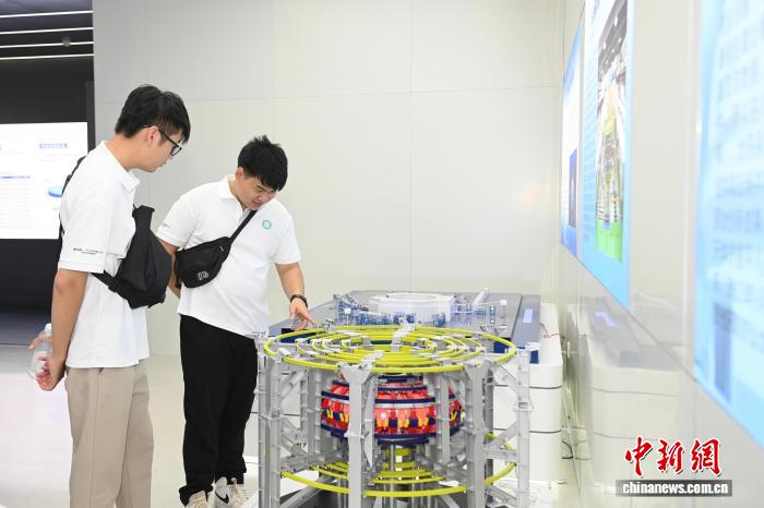12国华裔大学生开启徽风探源之旅
