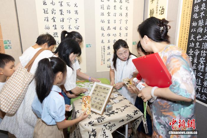 （抗战胜利80周年）河南郑州1283幅童心作品诠释历史与未来