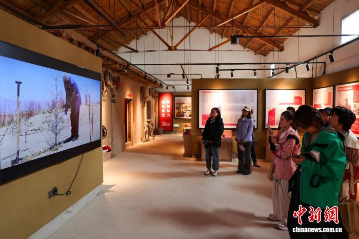 探访青海共和沙珠玉乡治沙历史展览馆