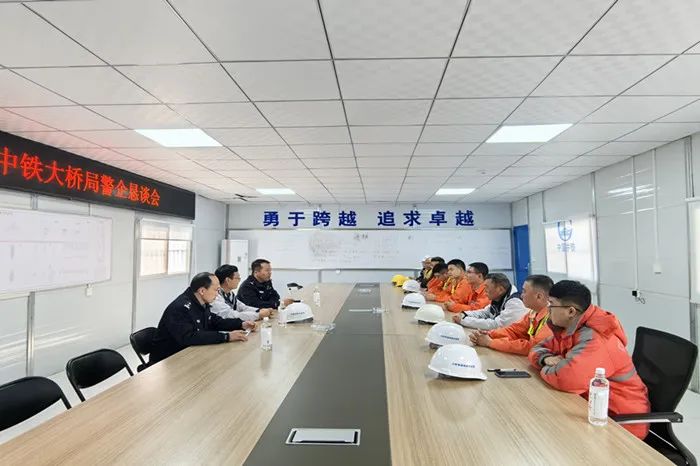 《法治日报》头版报道： 东营公安项目警长护航企业发展