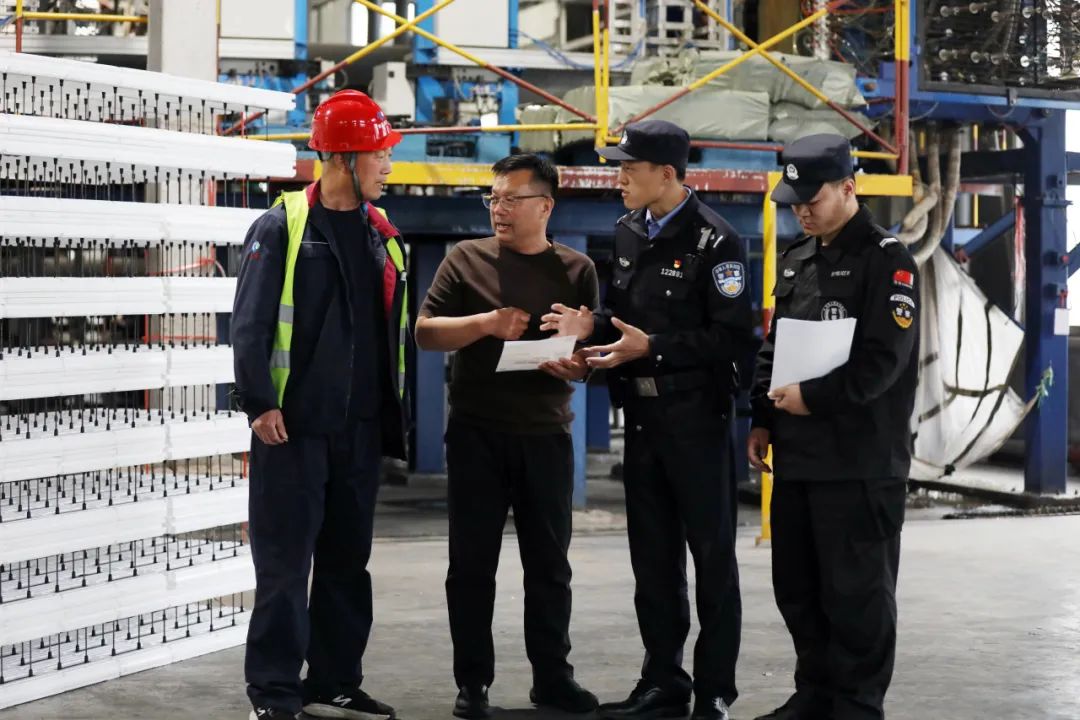 《法治日报》头版报道： 东营公安项目警长护航企业发展