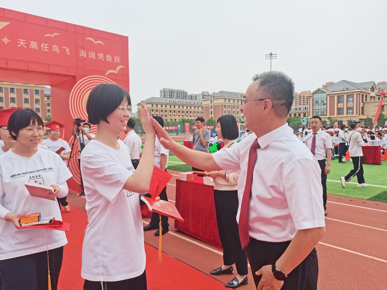 幸福都是奋斗出来的·暖心为民丨“县中困境”突围：一个校长的教育破圈之道