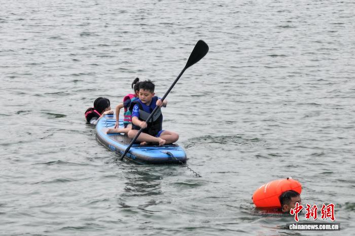 浆板运动成长沙市民避暑“凉方”