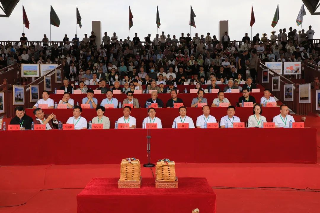 “北疆欢歌·绽放草原”2025鄂尔多斯暖城那达慕在鄂托克旗盛大开幕
