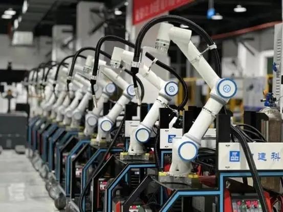 带来30%订单增长！“AI+制造”在深圳坪山有了新场景
