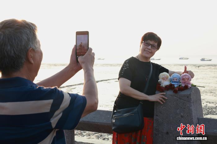 “追光者”特写：“日出经济”带火浙江海滨小城