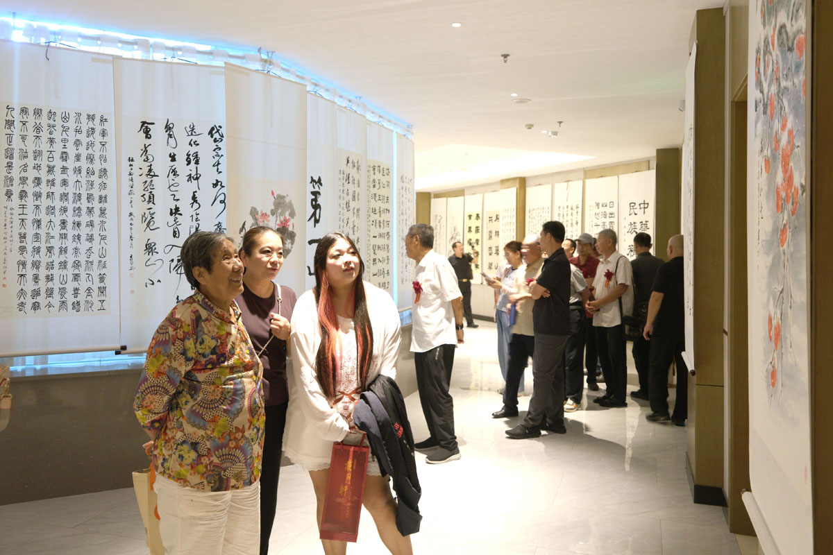 纪念抗战胜利80周年 中国泰山国际书画邀请展开幕