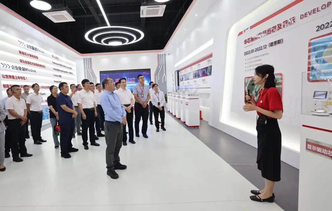 全区建设铸牢中华民族共同体意识示范区现场推进会在南宁召开 胡帆出席并讲话