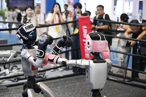 格斗机器人“比武”、无人机“八仙过海”……2025智博会亮点提前看→
