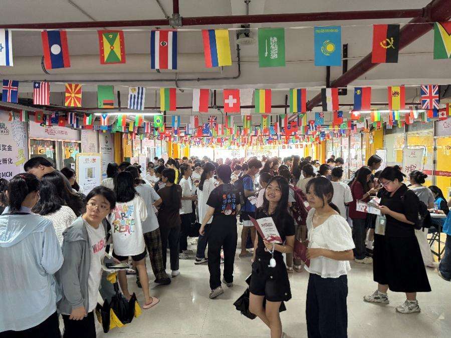 “行走的广西博物馆”走进崇左 点亮“国门学校”开学季