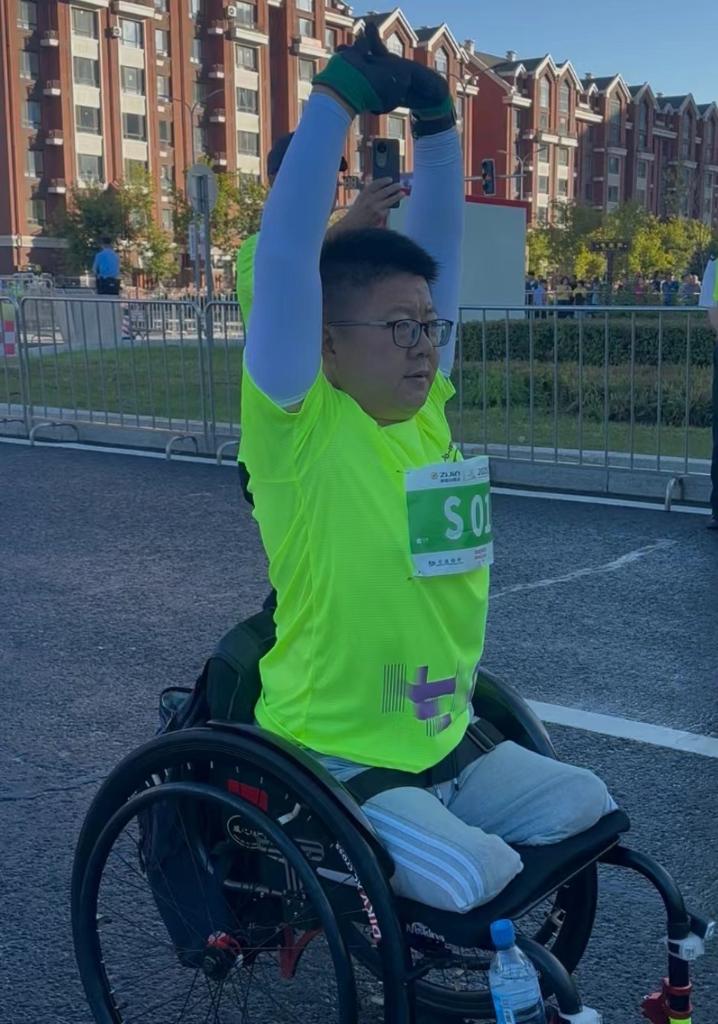 追光丨带好护照！东北这场马拉松，能直接“跑出国”